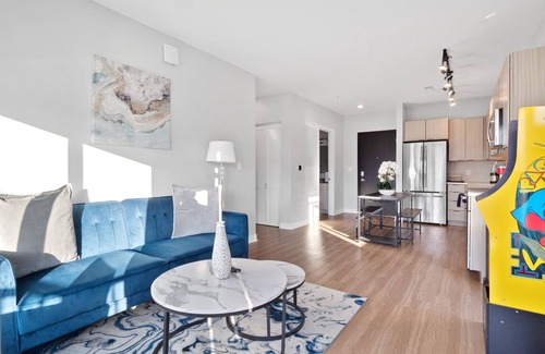Compton Heights Apartment | Modern Apartment in St. Louis! Pool! Free Parking! Gym!