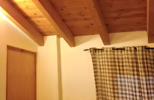 Tolva Apartment | Modern Apartment in Tolva with Garden and Sports Facilities