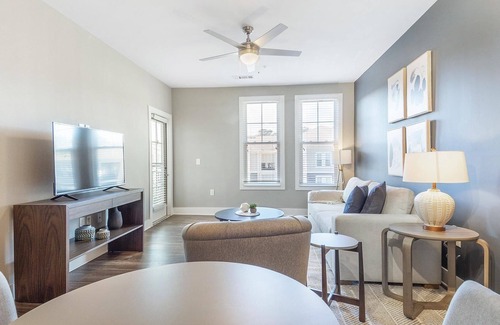 West Ashley Apartment | Modern Apartment in Prime Location (ID8650X14)