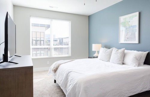 Roselawn Finance Apartment | Modern Apartment in Prime Location (ID6629X73)