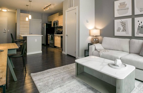 Newport Apartment | Modern Apartment in Prime Location (ID7744X77)
