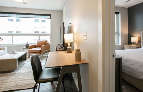 Newport Apartment | Modern Apartment in Prime Location (ID7744X77)