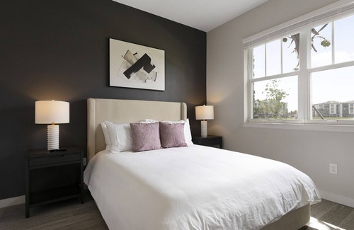 Biggar Apartment | Modern Apartment in Prime Location (ID8608X81)