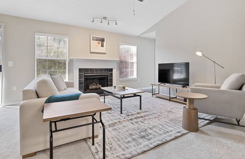 Greensboro Apartment | Modern Apartment in Prime Location (ID7392X21)