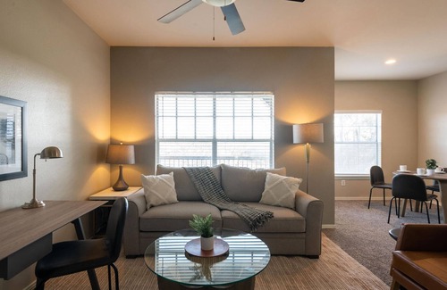 Round Rock Apartment | Modern Apartment in Prime Location (ID7688X5)