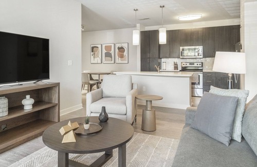 Wake Forest Apartment | Modern Apartment in Prime Location (ID1002X885)
