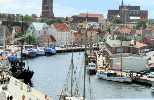 Old Town Apartment | Modern Apartment in Wismar near Sea