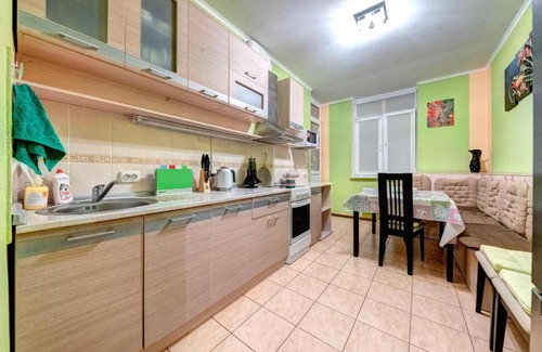 Dniprovs'kyi District Apartment | Modern apartment near park