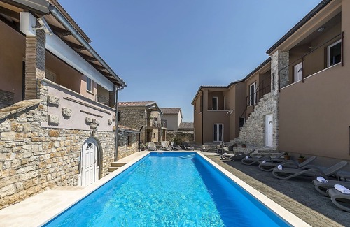 Tar-Vabriga Other | Modern apartment Noa I in Villa Valtrazza with shared Pool on the First floor