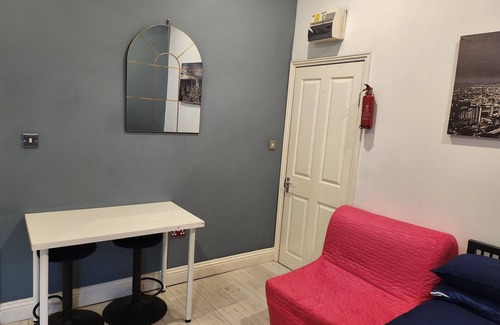 Cathall Apartment | Modern apartment one minute walk from tube station London,near Stratford