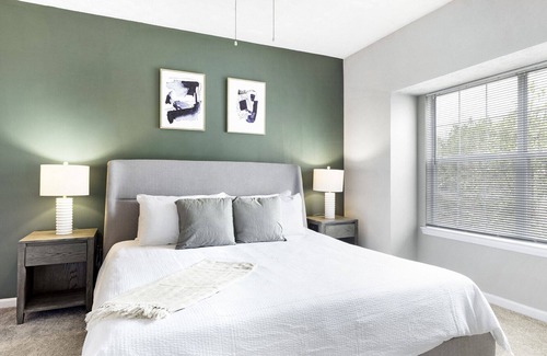 Lithia Springs Apartment | Modern Apartment in Prime Location (ID4762X60)