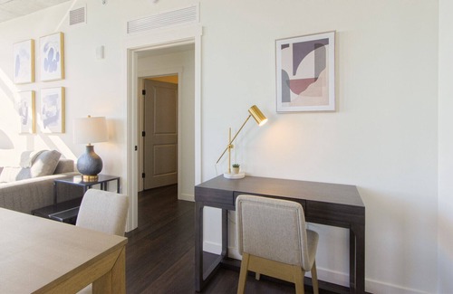 St. Petersburg - Clearwater Apartment | Modern Apartment in Prime Location (ID8503X97)