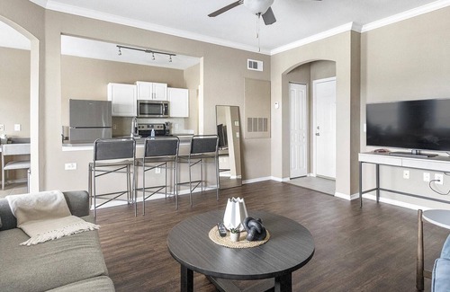 Pinellas Park Apartment | Modern Apartment in Prime Location (ID1403X079)