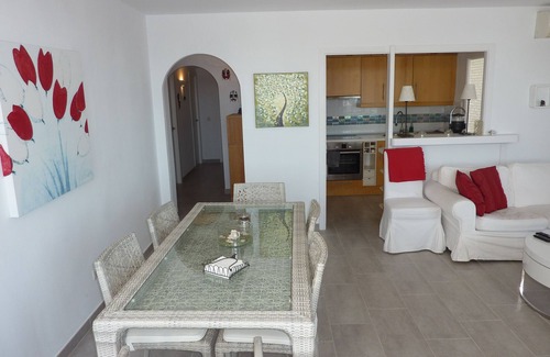 Ses Rotes Velles Apartment | Modern Apartment with Shared Pool, Wifi, A/C and Sea View in Santa Ponsa