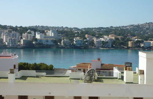 Ses Rotes Velles Apartment | Modern Apartment with Shared Pool, Wifi, A/C and Sea View in Santa Ponsa