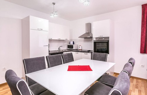 Medulin Apartment | Modern apartment with 3 bedrooms and 3 bathrooms