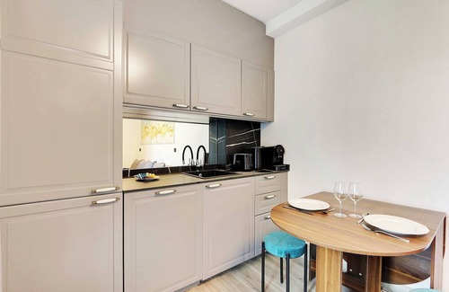 Quartier de la Roquette Apartment | Modern apartment with balcony - 2BR/6P- Roquette