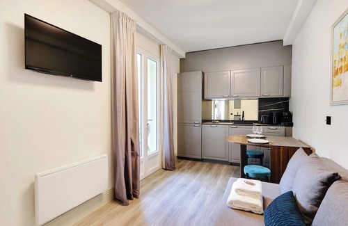 Quartier de la Roquette Apartment | Modern apartment with balcony - 2BR/6P- Roquette