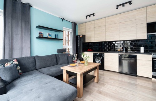 Stare Miasto District Apartment | Modern Apartment with Balcony & FREE GARAGE Poznan by Noclegi Renters