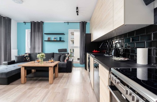 Stare Miasto District Apartment | Modern Apartment with Balcony & FREE GARAGE Poznan by Noclegi Renters