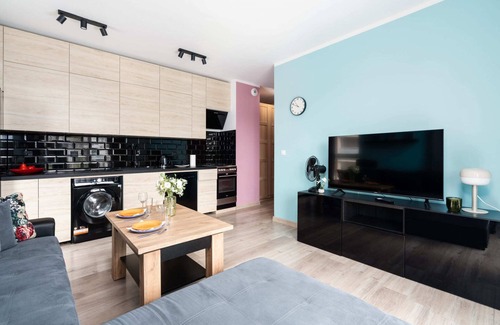 Stare Miasto District Apartment | Modern Apartment with Balcony & FREE GARAGE Poznan by Noclegi Renters
