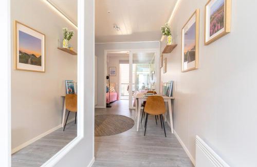 Svolvaer Apartment | Modern apartment with balcony in the center of Svolvær