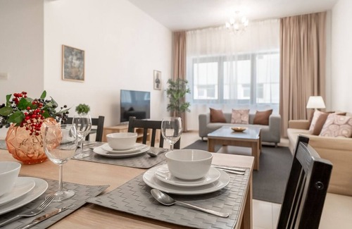 Dubai Apartment | Modern apartment with City Views in AlNahda