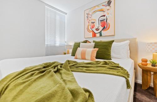 Cairns North Apartment | Modern Apartment with Esplanade Views Near the Hospital