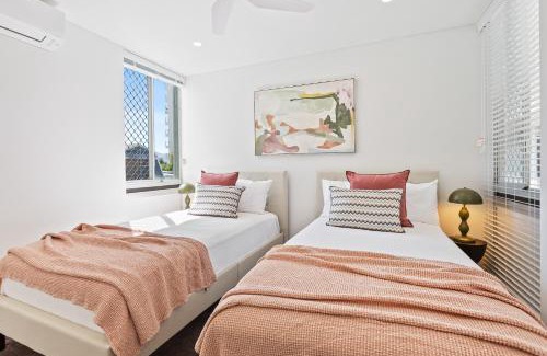 Cairns North Apartment | Modern Apartment with Esplanade Views Near the Hospital