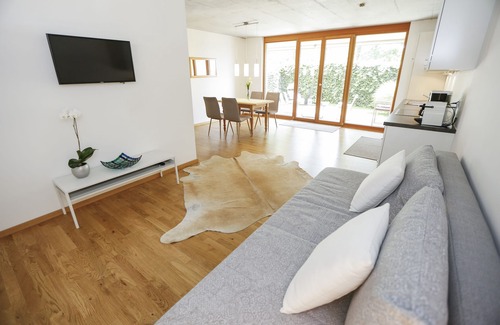 Klaus Apartment | Modern apartment with garden