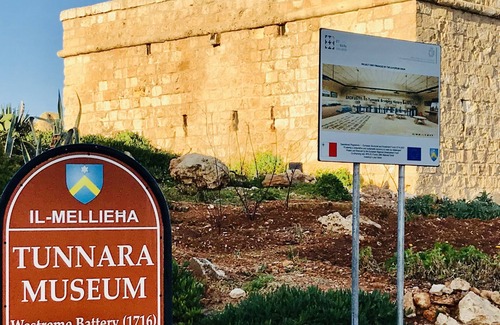 Għadira Apartment | Modern apartment with sea view