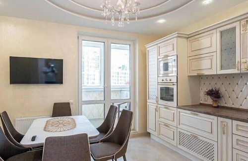 Pervomaysky District Apartment | Modern apartment with spacious kitchen