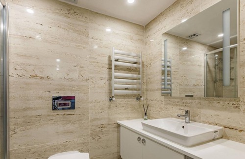 Kadikoy Apartment | Modern Apartment with Great City View in Kadikoy