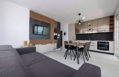 Zrce Apartment | Modern apartments with pool for 10