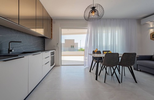 Zrce Apartment | Modern apartments with pool for 10