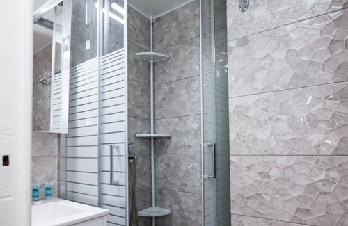 Galatsi Apartment | Modern Apt in Galatsi with Stunning Views of Athens