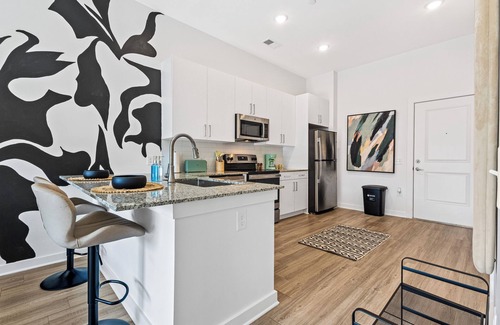 East Side Apartment | Modern Apt in Grant Park Steps from BeltLine with Free Secure Garage Parking