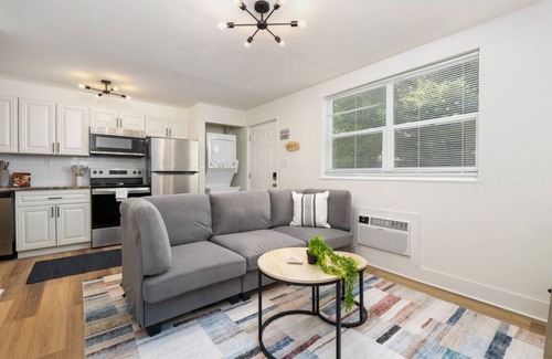 Downtown Columbus Apartment | Modern Apt | Parking | Near German Village + Dtwn