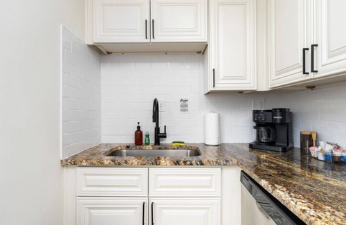 Downtown Columbus Apartment | Modern Apt | Parking | Near German Village + Dtwn