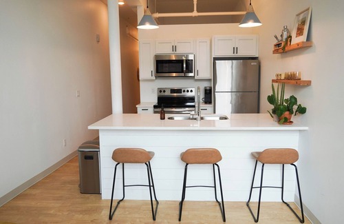 Duluth Apartment | Modern Apt w/Gym, Elevator, Coffee Shop | 205