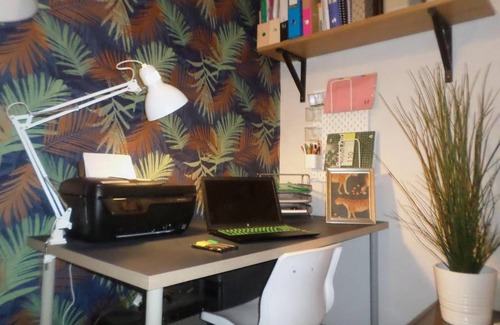 Restalrig Apartment | Modern, artistic apartment close to city centre
