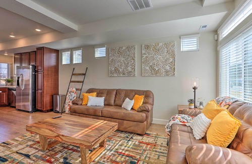 Aurora House | Modern Aurora Getaway: 22 Mi to Downtown Denver