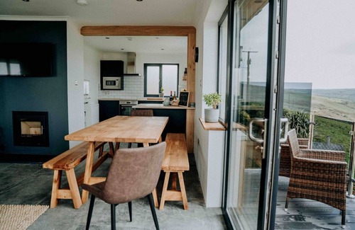 Penycwm Apartment | Modern balcony property, Sea views over Newgale