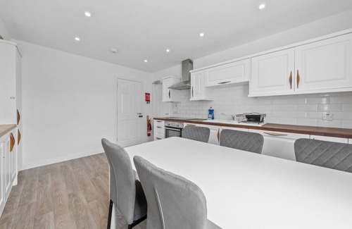 Bannockburn Bed & Breakfast | Modern Bannockburn Guest House - Room 1
