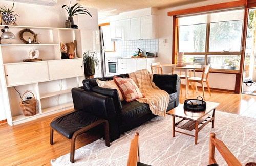 Edithvale Apartment | Modern beachfront haven