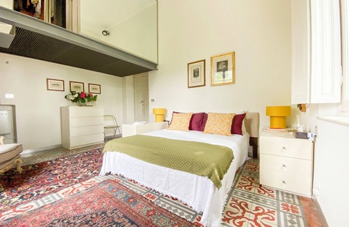 Parma Bed & Breakfast | Modern bedroom with bathroom in a XIX Century villa at VILLA SPERANZA