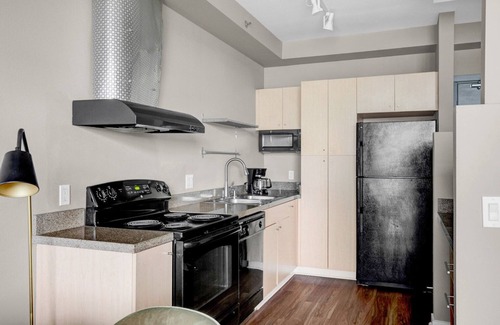Northwest Bellevue Apartment | Modern Bellevue 2BR w/Gym, W/D & Roof Deck, near Downtown, by Blueground