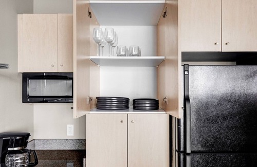 Northwest Bellevue Apartment | Modern Bellevue 2BR w/Gym, W/D & Roof Deck, near Downtown, by Blueground