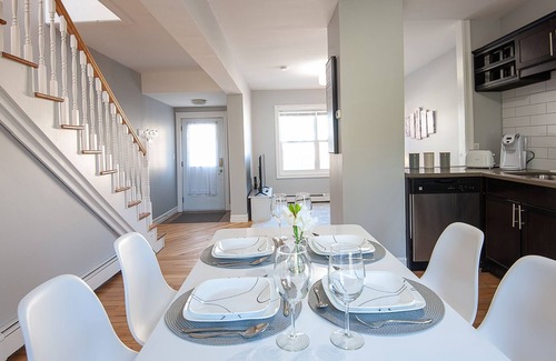 Charlottetown House | Modern bright 2bd steps from Downtown