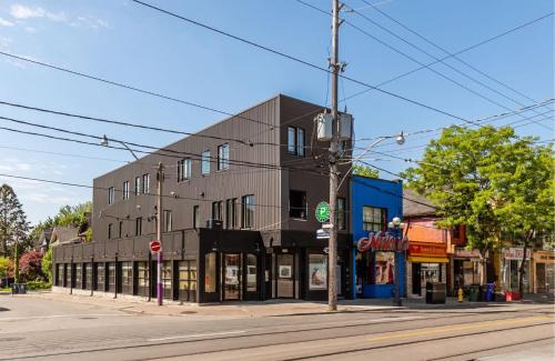Greenwood - Coxwell Hotel | Modern & Bright 2BR Suite - Stay Street